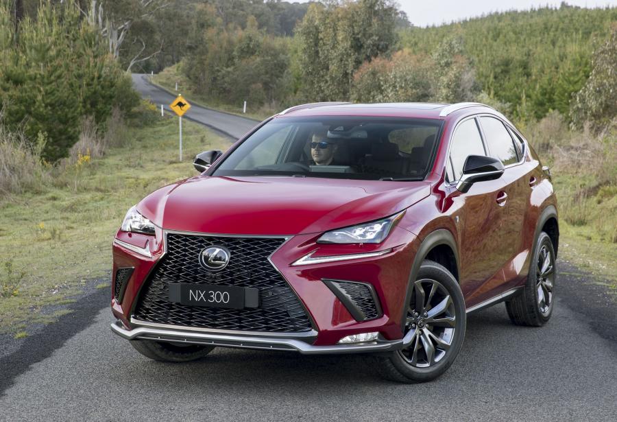  Lexus NX300 F-Sport 2017 года  (AU) (фото 11 из 19)